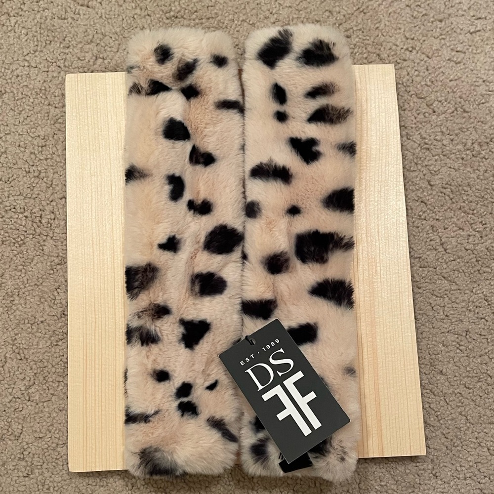 NWT Donna Salyers furs seat belt covers